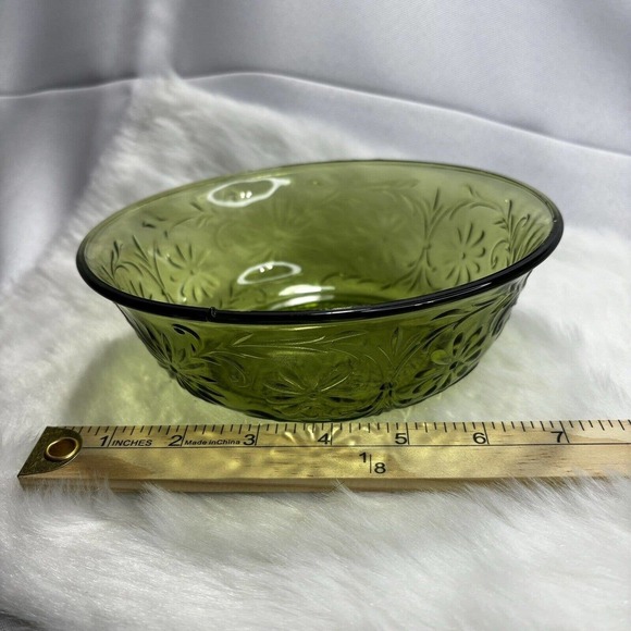 1970s Indiana Glass Company Daisy Pattern Glass Bowl Avocado Green, A Few Nicks - Picture 4 of 5